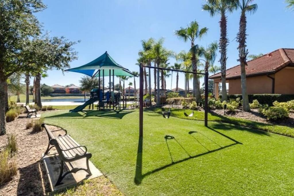 Family Home, Pool, Spa, Great View, Gated -321 Holiday home Orlando
