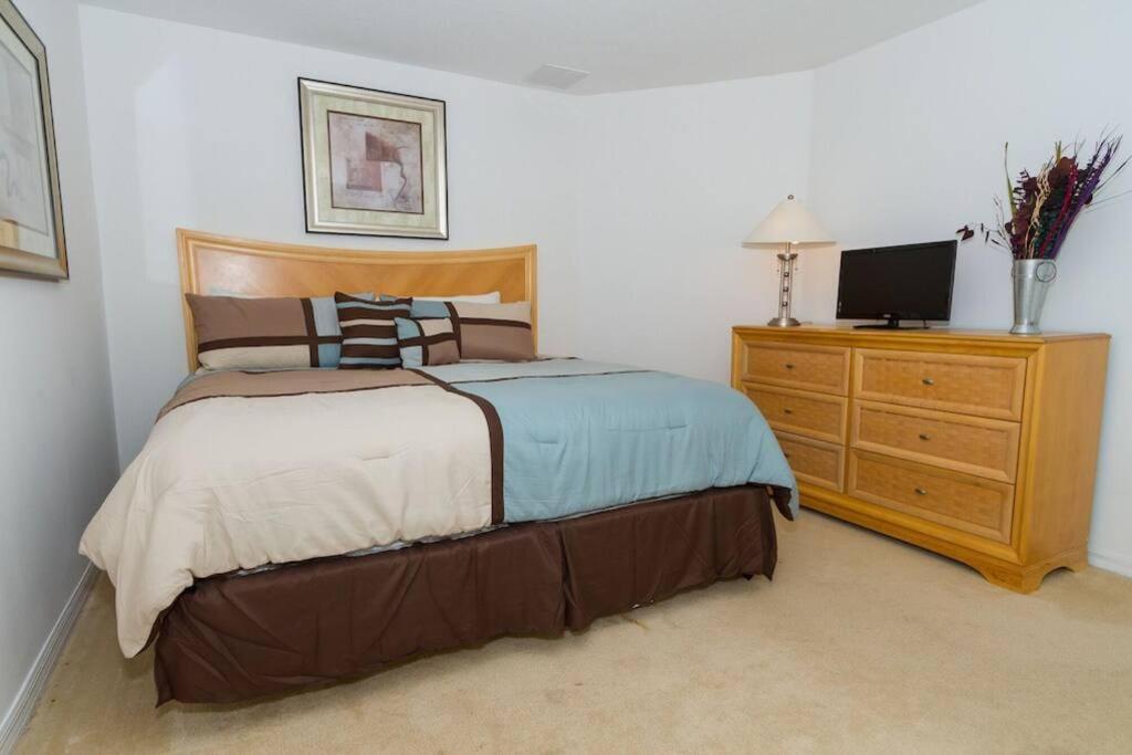 Family Home, Pool, Spa, Great View, Gated -321 Holiday home Orlando
