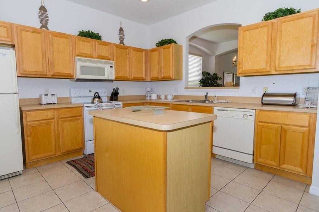 Family Home, Pool, Spa, Great View, Gated -321 * Orlando