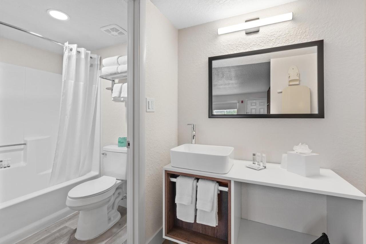 Developer Highway, A Howard Johnson By Wyndham Kissimmee