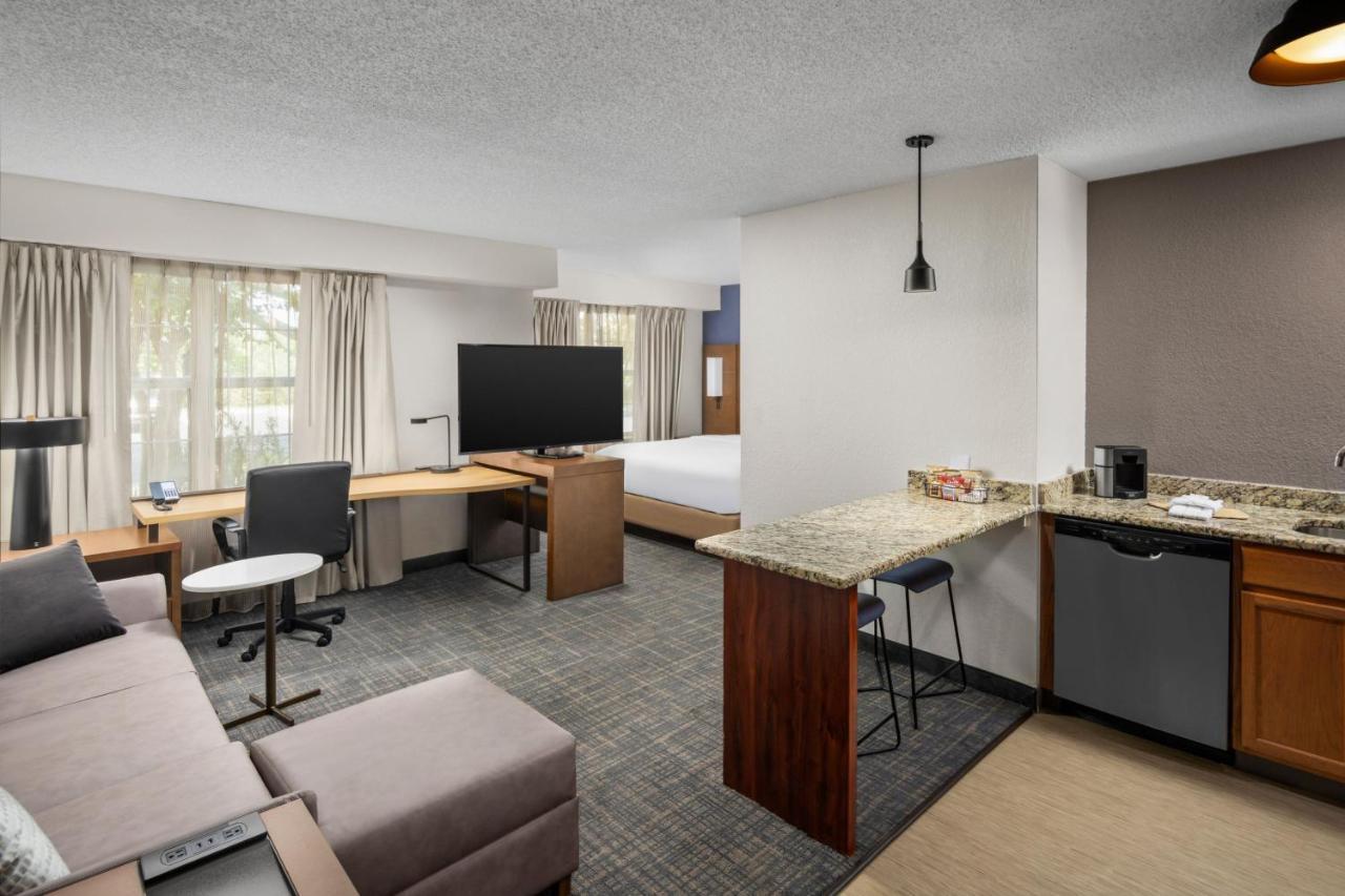 By Marriott Orlando East/ucf Area 3*