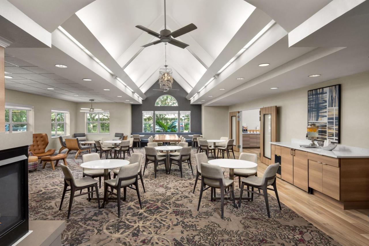 By Marriott Orlando East/ucf Area 3*