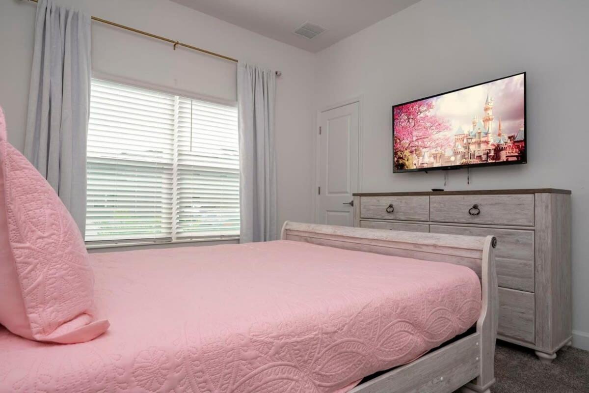 Gorgeous 4bd With Pool At Storey 4475 Holiday home