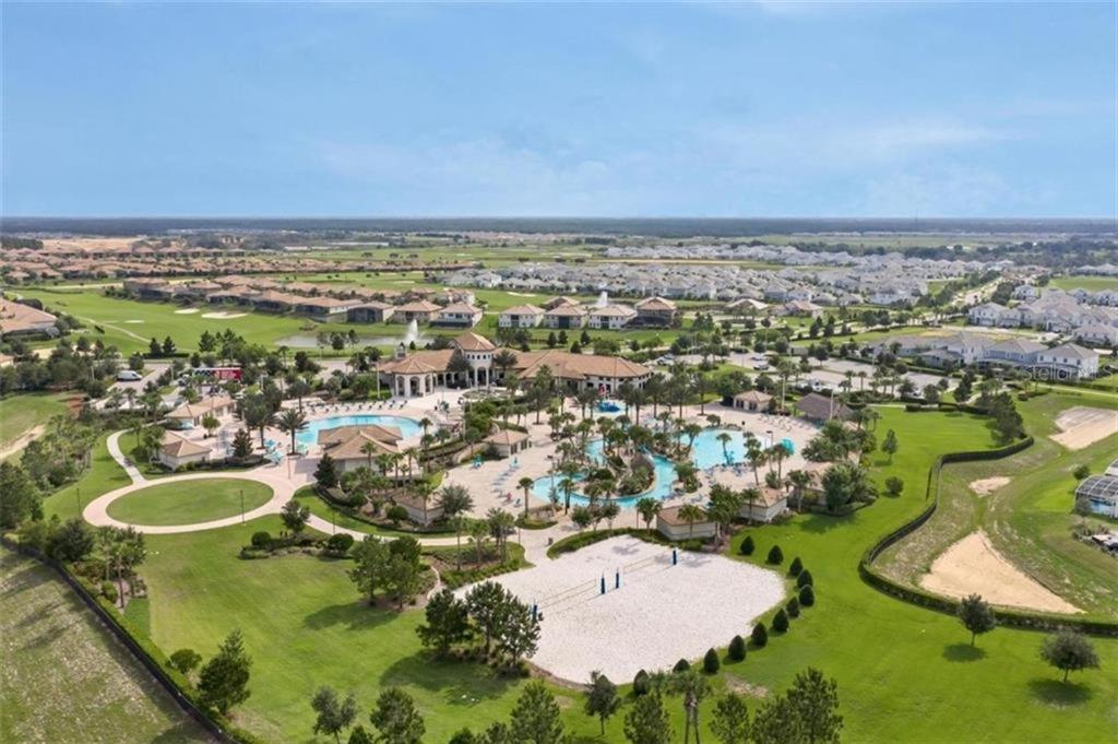 Paradise Champion Gates Penthouse Holiday home *