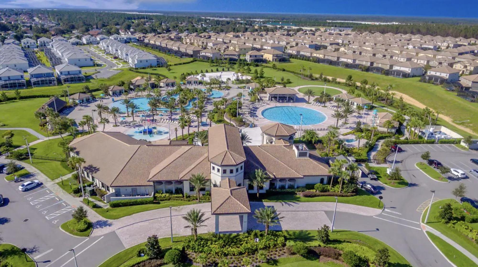 Paradise Champion Gates Penthouse Holiday home *