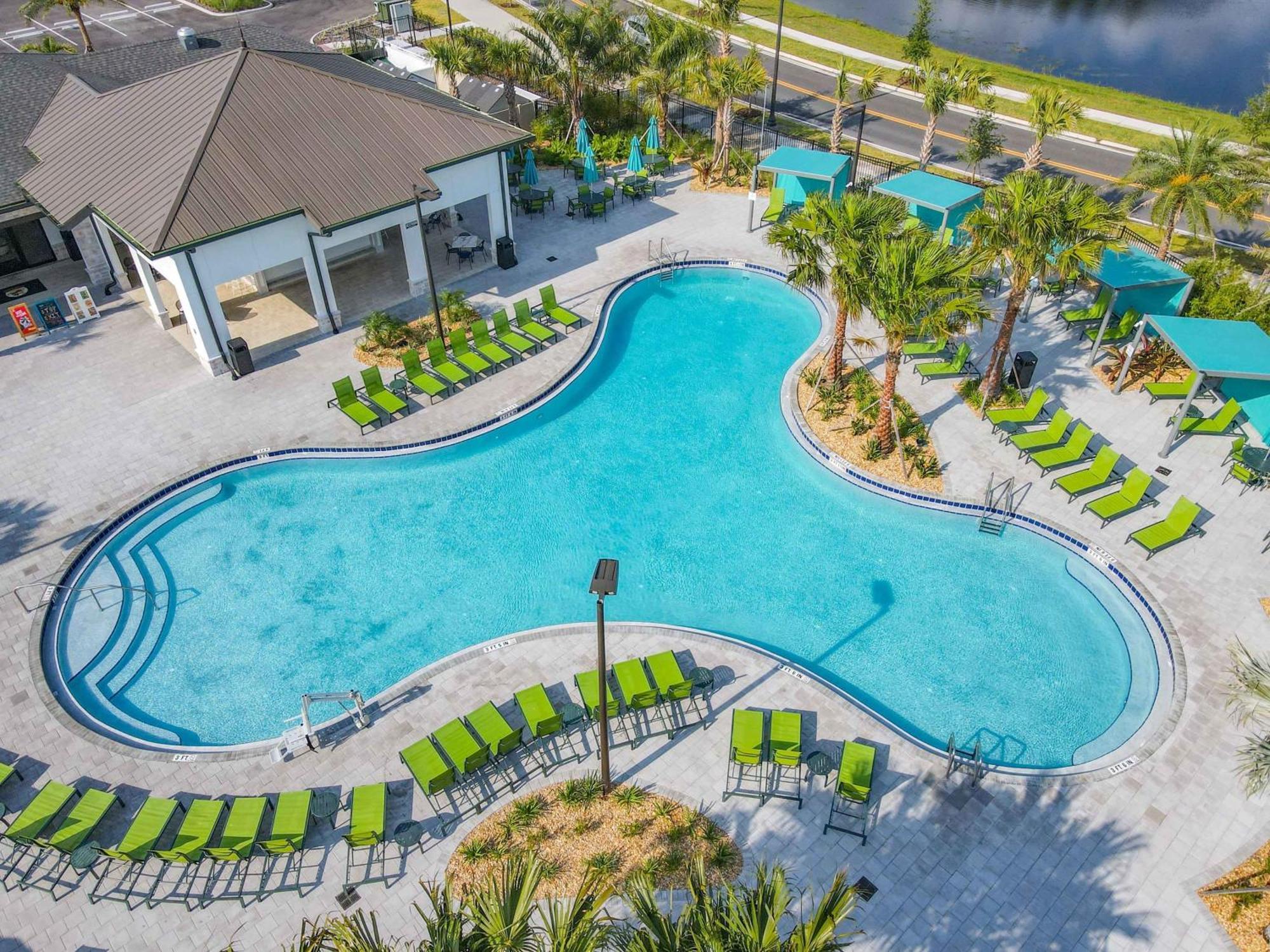 Peaceful 4br Th With Waterpark & Private Pool Holiday home