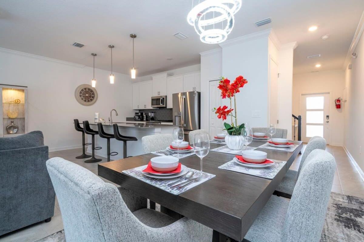 Gorgeous 4bd With Pool At Storey 4475