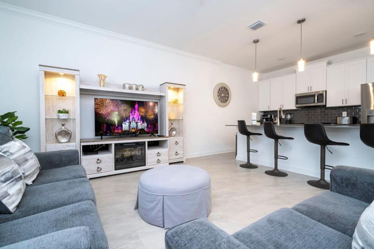 Gorgeous 4bd With Pool At Storey 4475 Holiday home