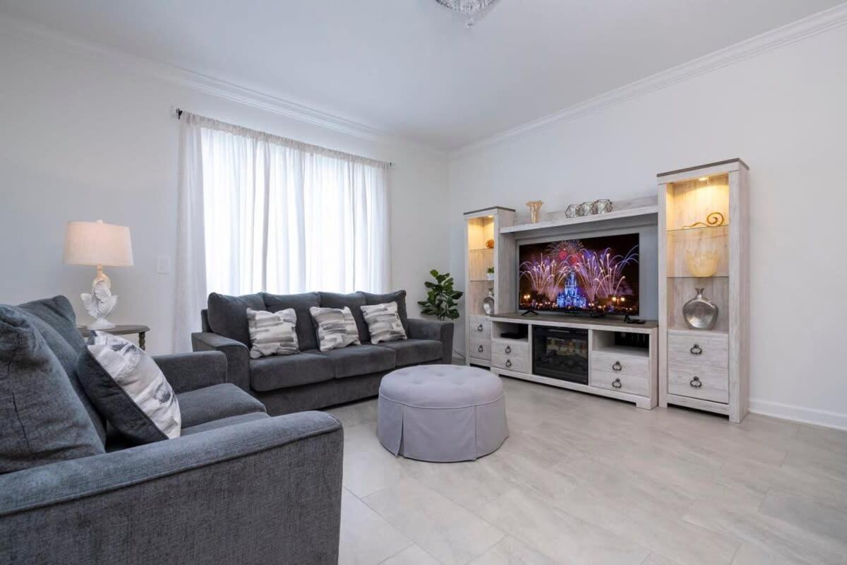 Holiday home Gorgeous 4bd With Pool At Storey 4475 *