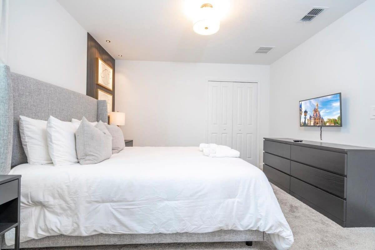 Gorgeous 9bd With Pool And Gameroom At Champions Gate 9088