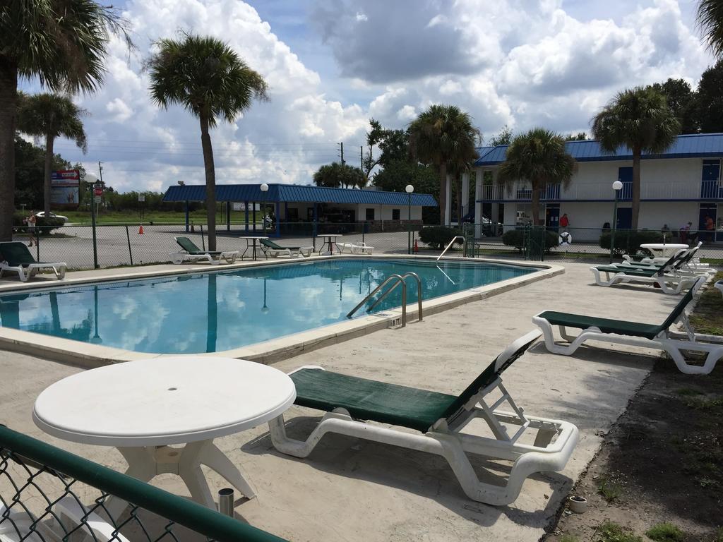 Plus Motel
