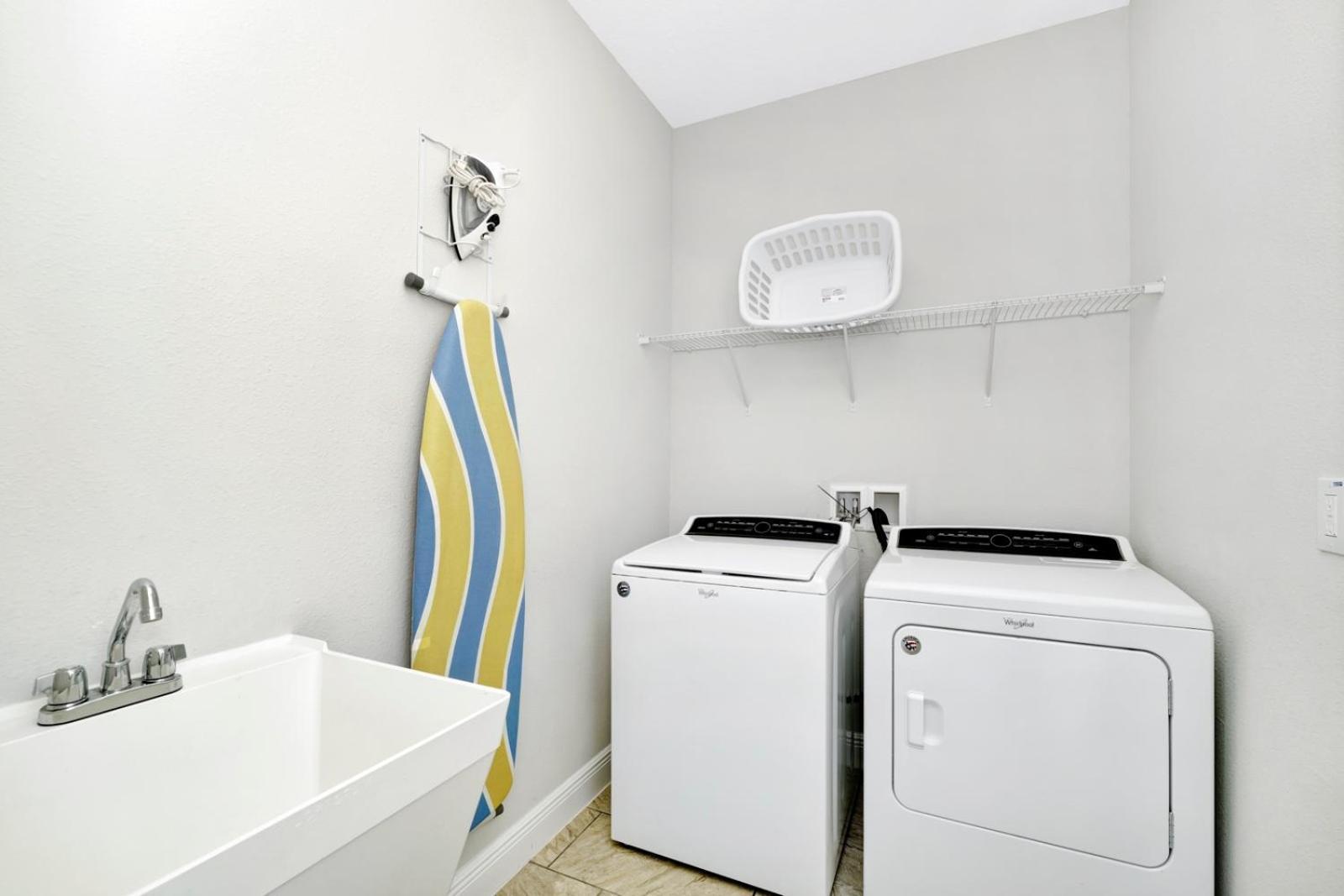 Apartment Beautiful Near With Private Pool & Encore Water Park Access - 300b