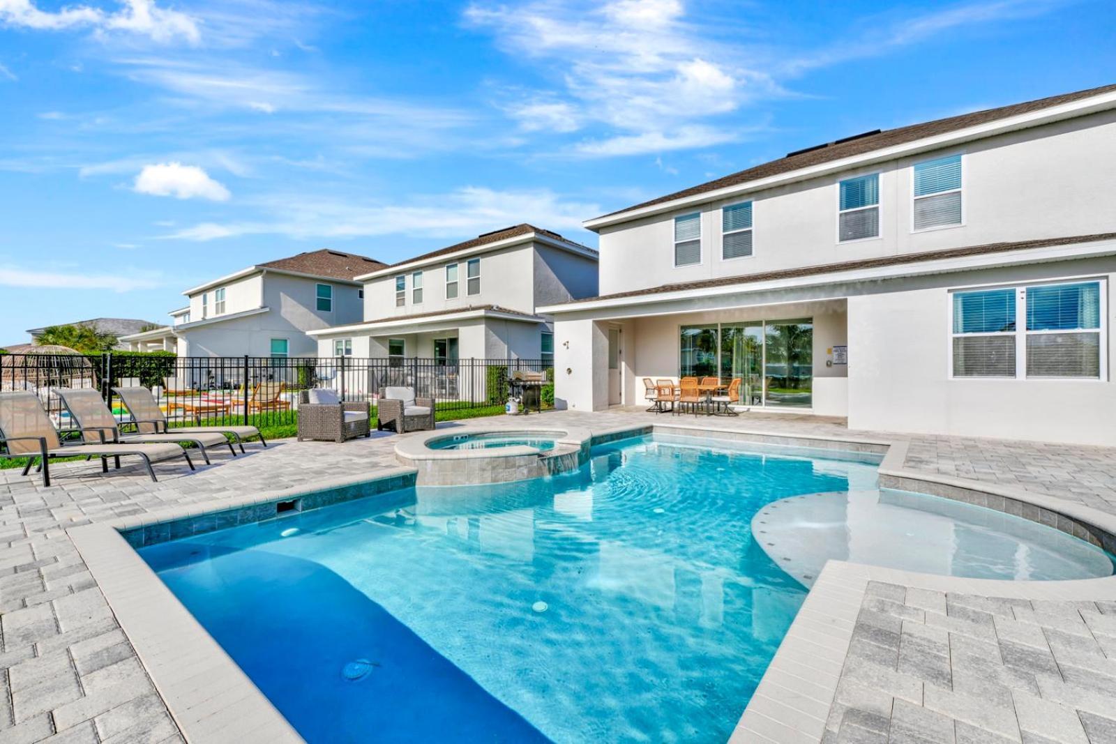 Beautiful Near With Private Pool & Encore Water Park Access - 300b *