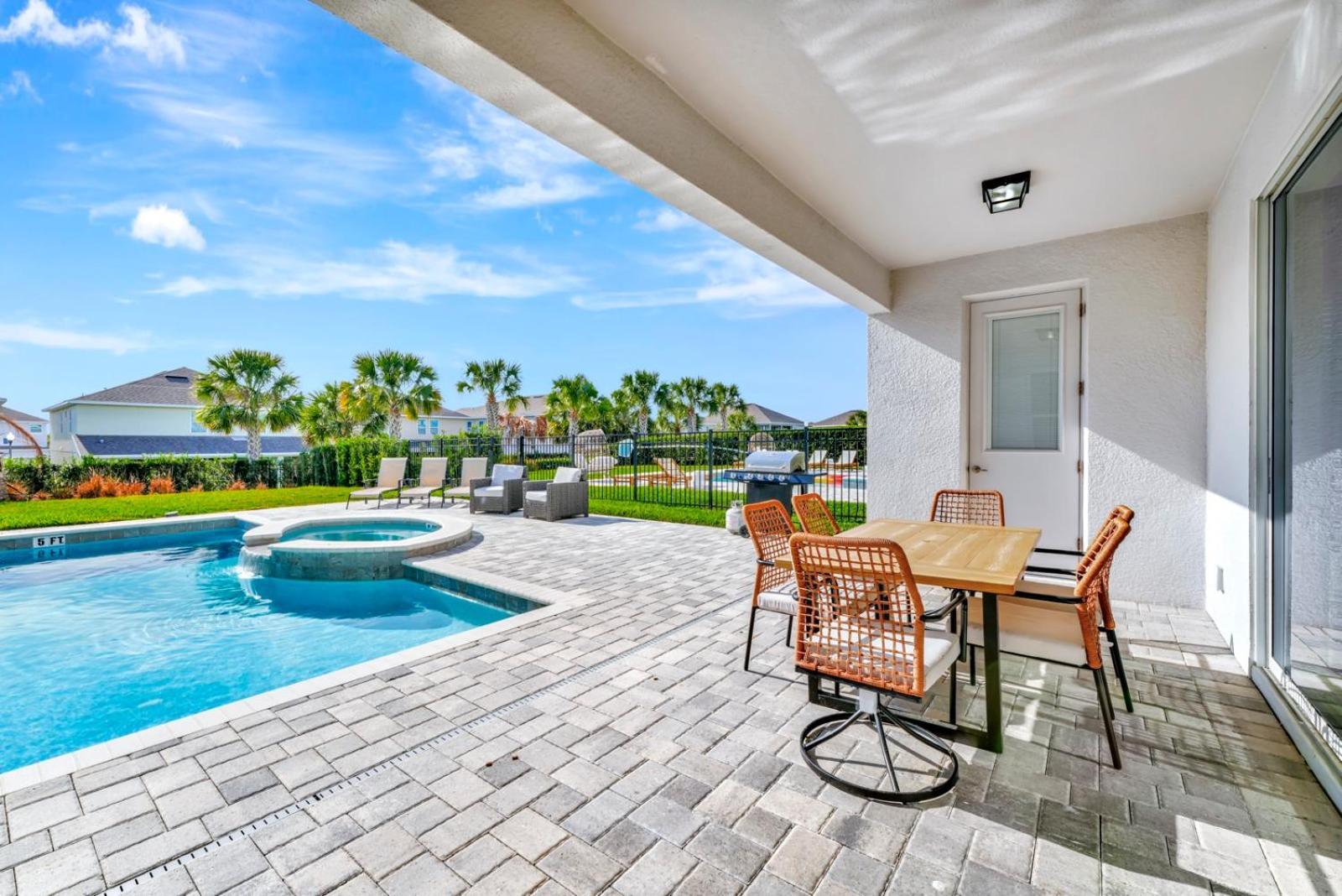 Apartment Beautiful Near With Private Pool & Encore Water Park Access - 300b *