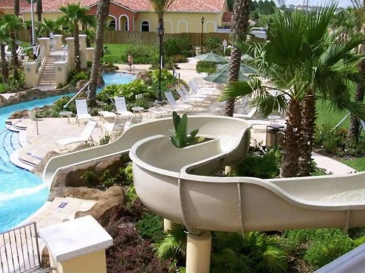 Apartment At Regal Palms-4 Bedroom3.5 Bath Townhouse