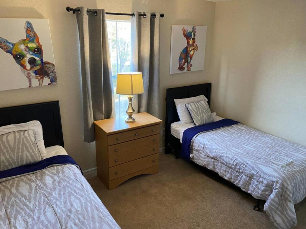 Apartment At Regal Palms-4 Bedroom3.5 Bath Townhouse