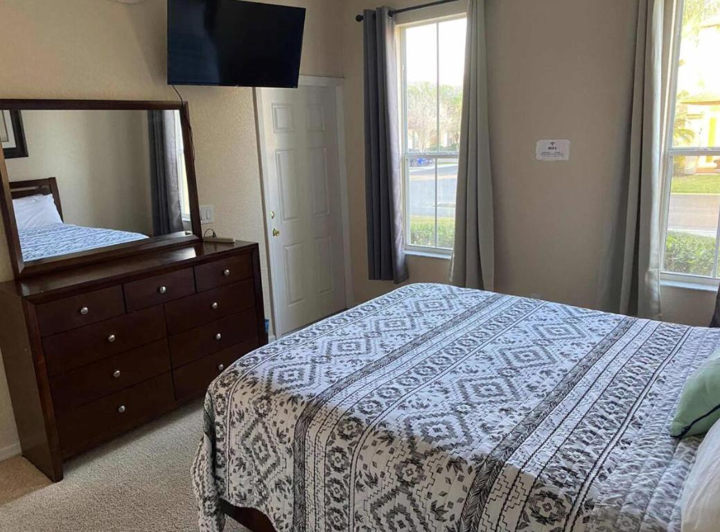 At Regal Palms-4 Bedroom3.5 Bath Townhouse Davenport