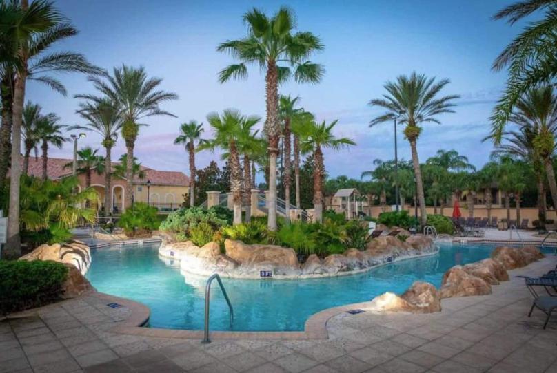 Apartment At Regal Palms-4 Bedroom3.5 Bath Townhouse