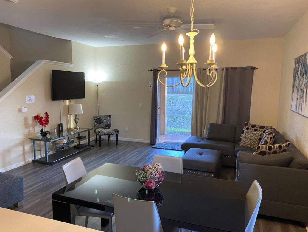 Apartment At Regal Palms-4 Bedroom3.5 Bath Townhouse