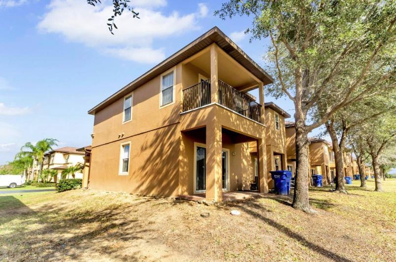 At Regal Palms-4 Bedroom3.5 Bath Townhouse Davenport