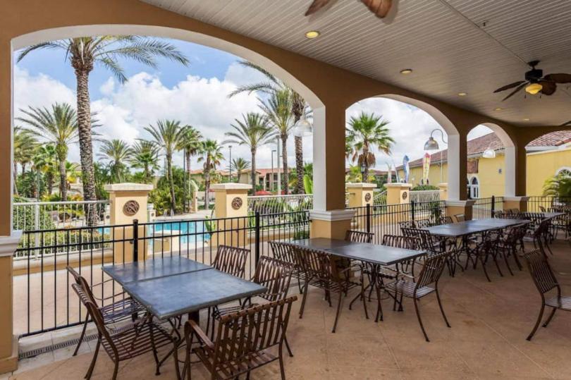 At Regal Palms-4 Bedroom3.5 Bath Townhouse Apartment