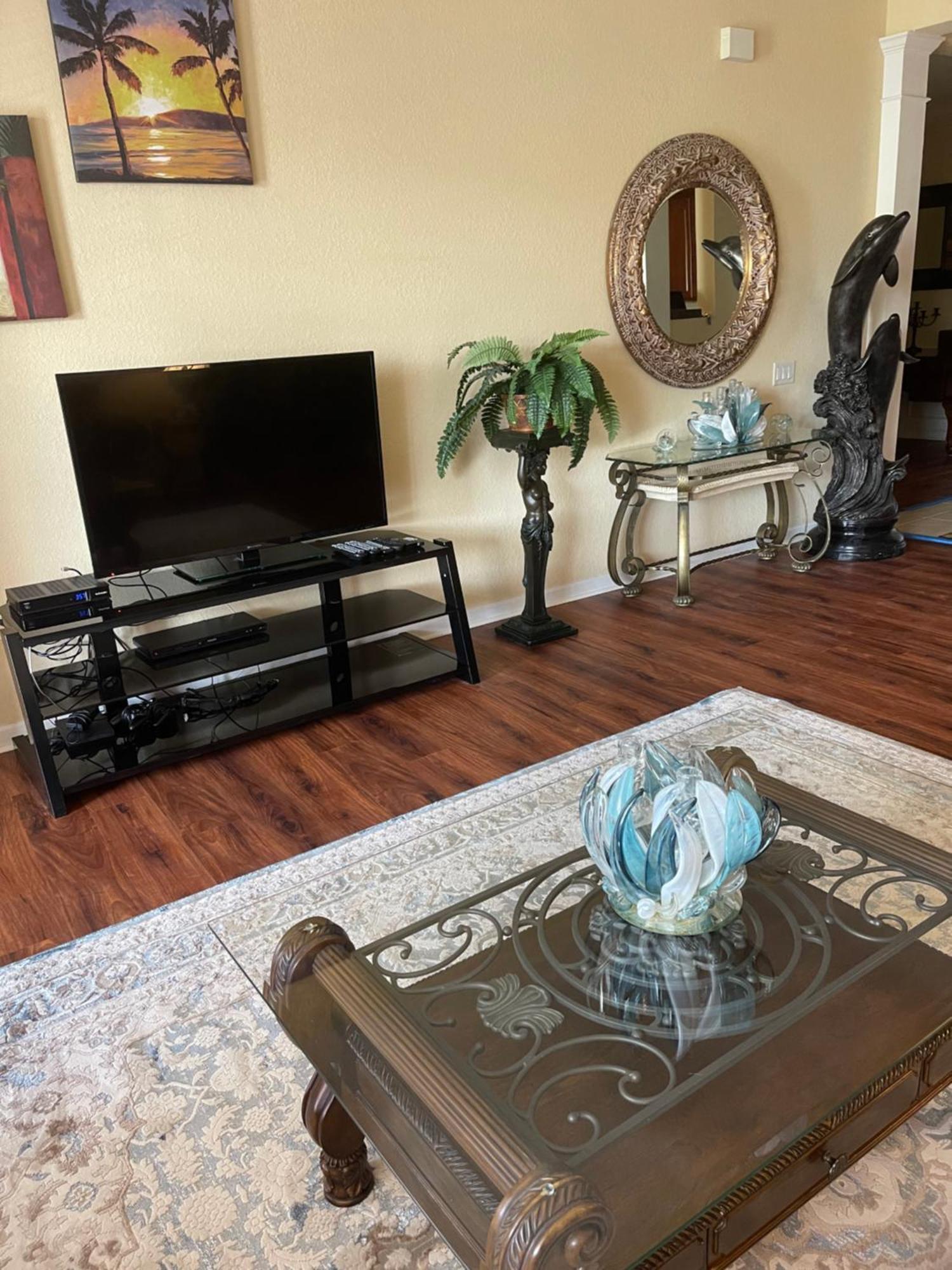 Executive 3 Bedroom At Universal Apartment