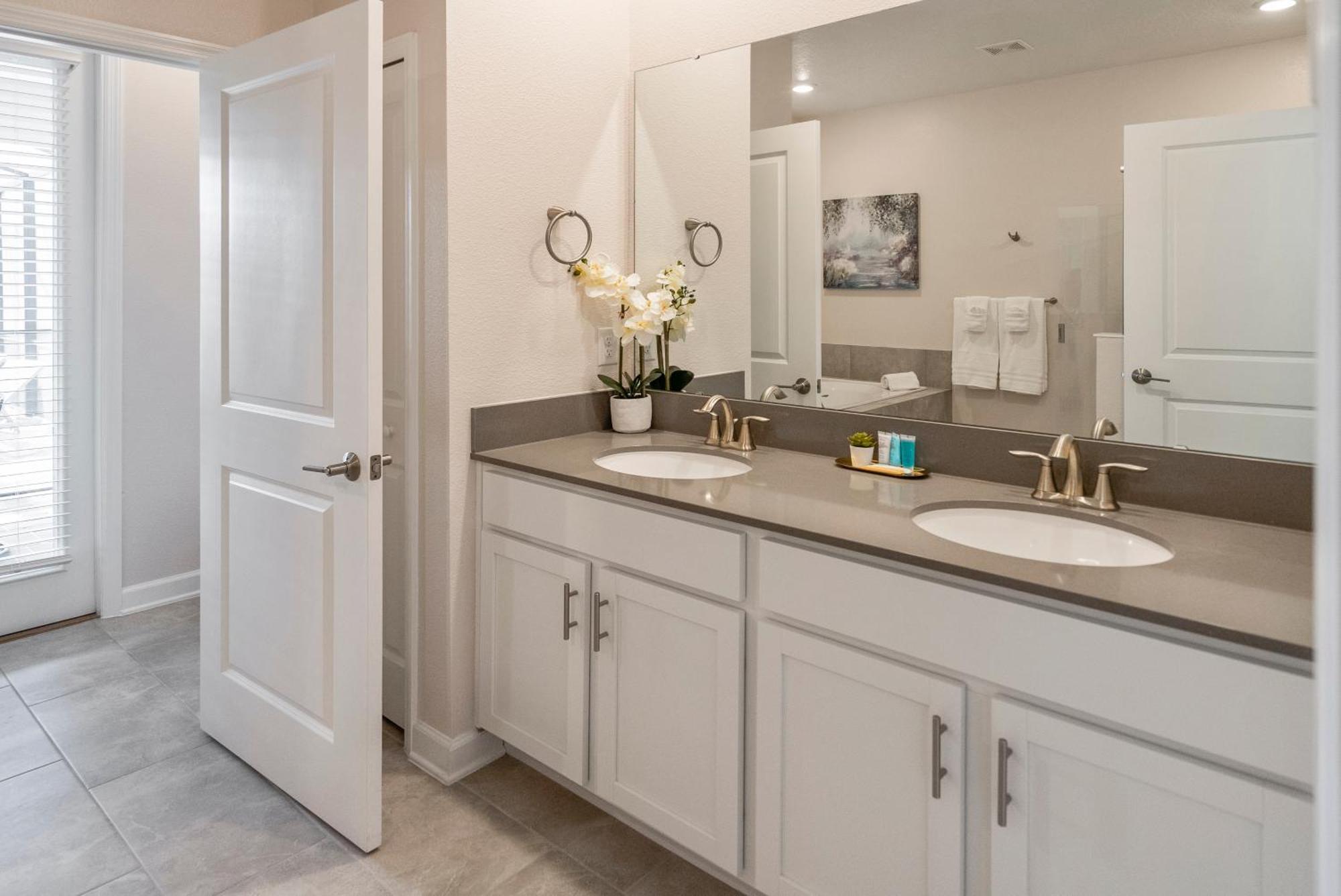 Luxury View 9-bedroom @storey Villa Kissimmee