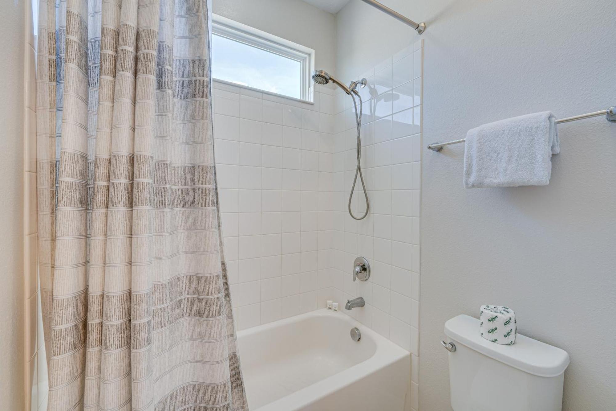 Spacious With Heated Pool About 8 Mi To Disney! Kissimmee
