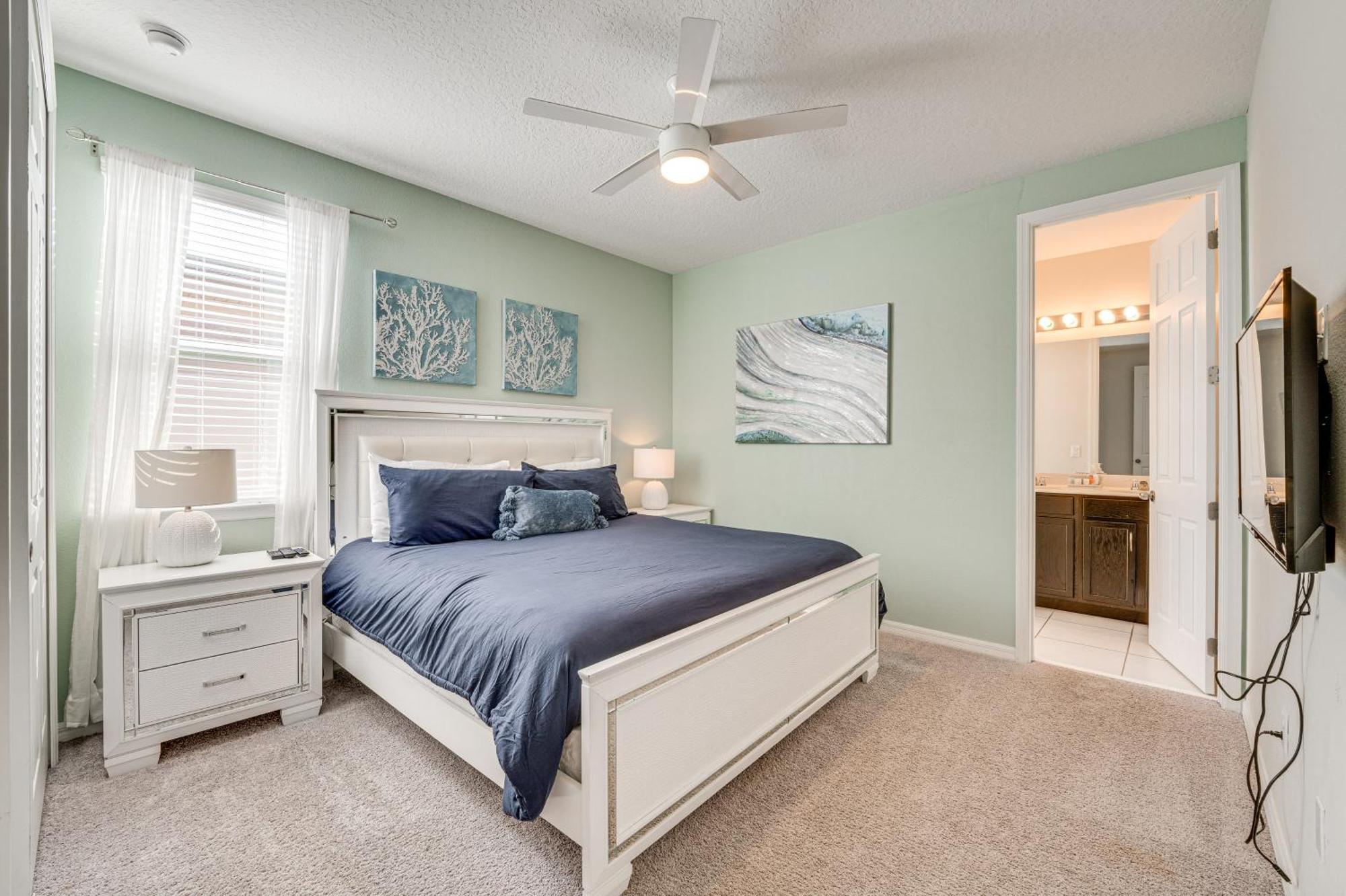 Spacious With Heated Pool About 8 Mi To Disney!