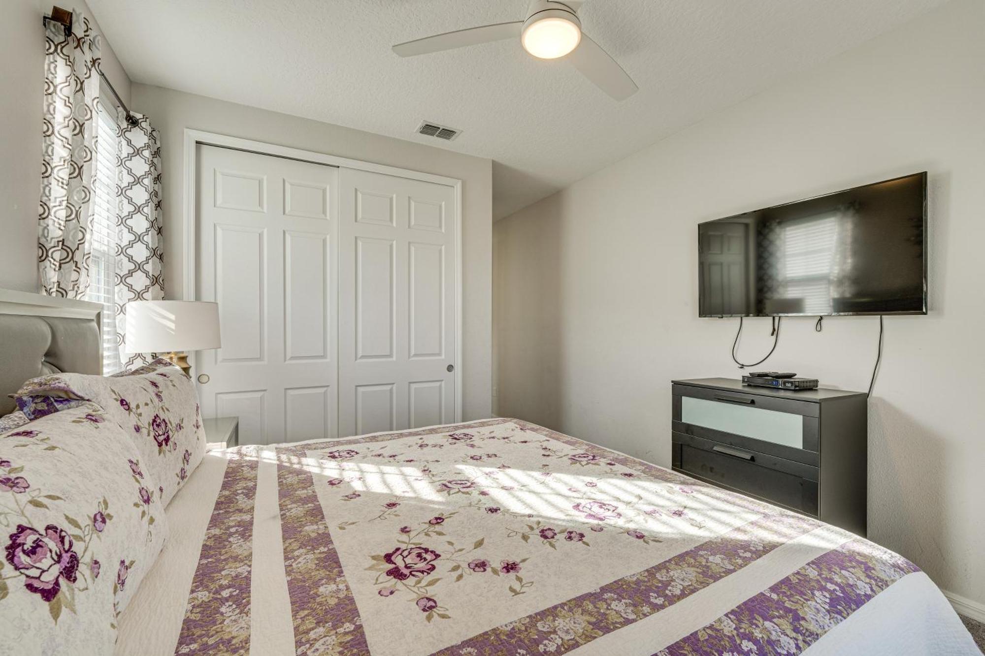 Spacious With Heated Pool About 8 Mi To Disney! Villa