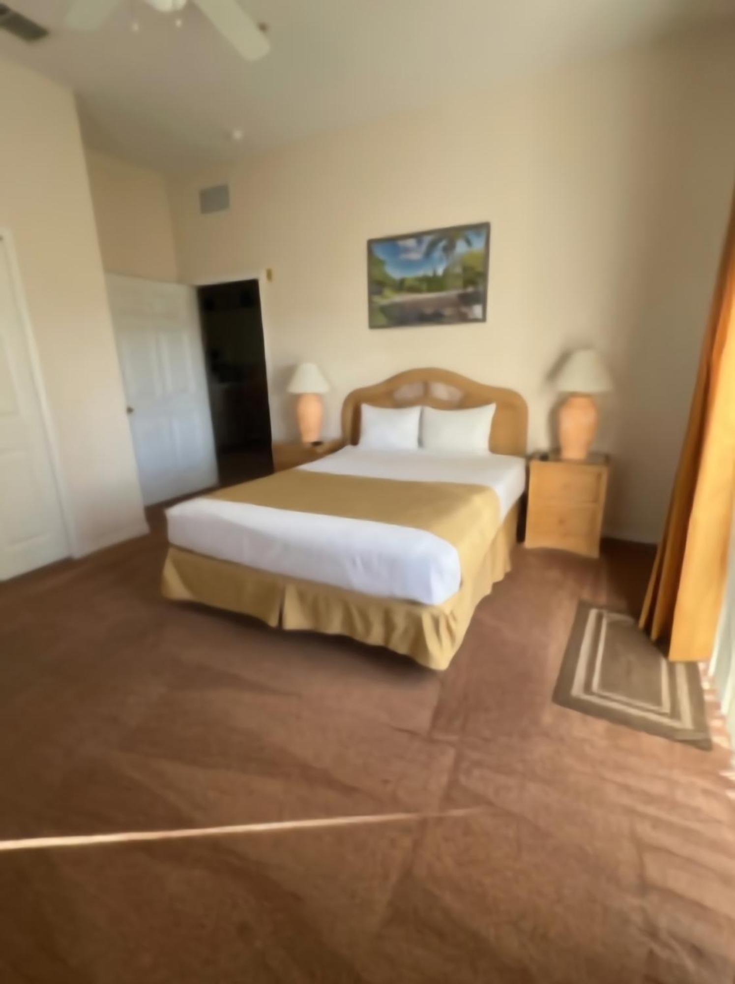 Bahama Bay 116 *