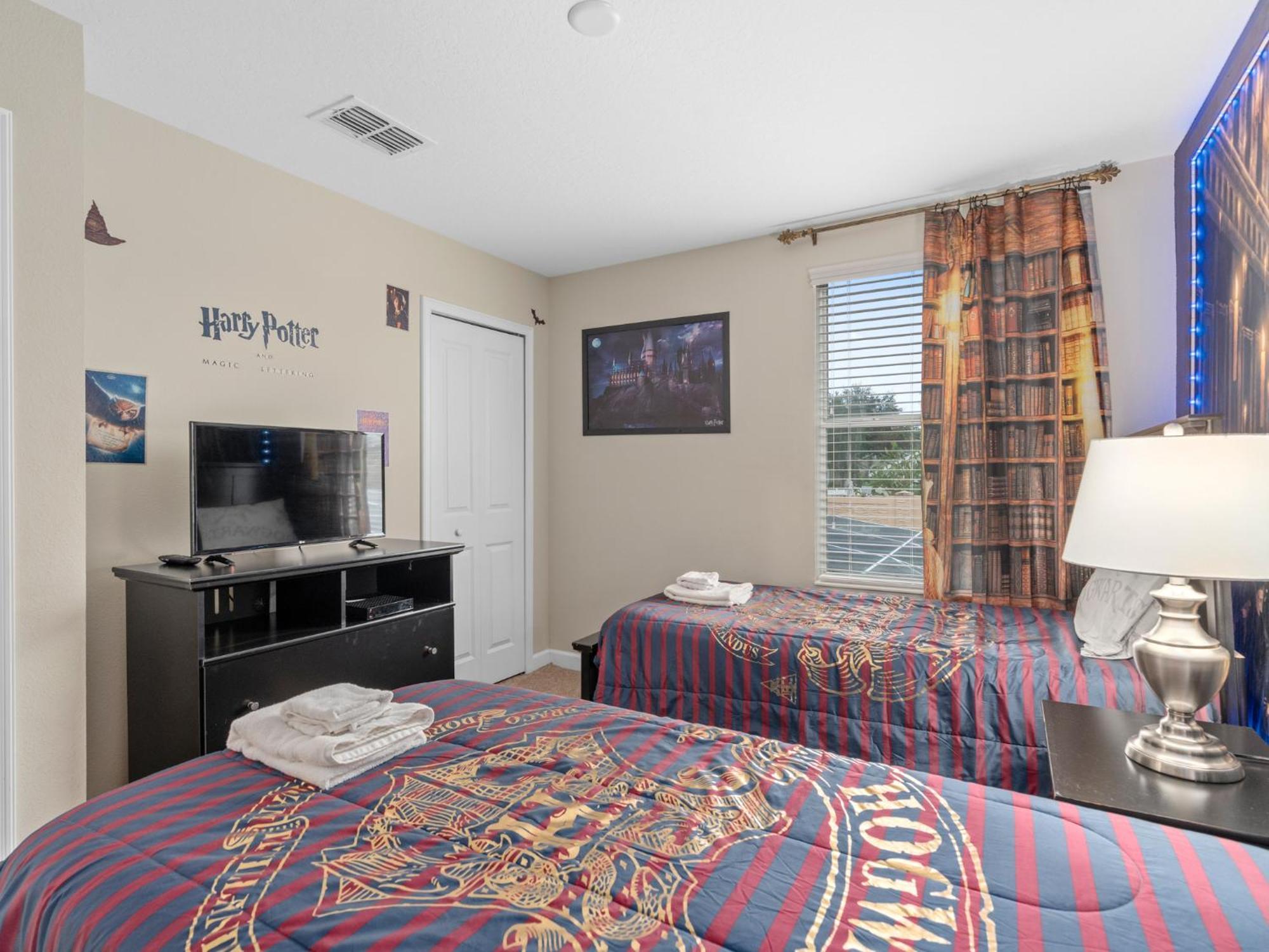 Villa At Champions Gate In Orlando Near Theme Parks With Private Pool, & Movie Theater *