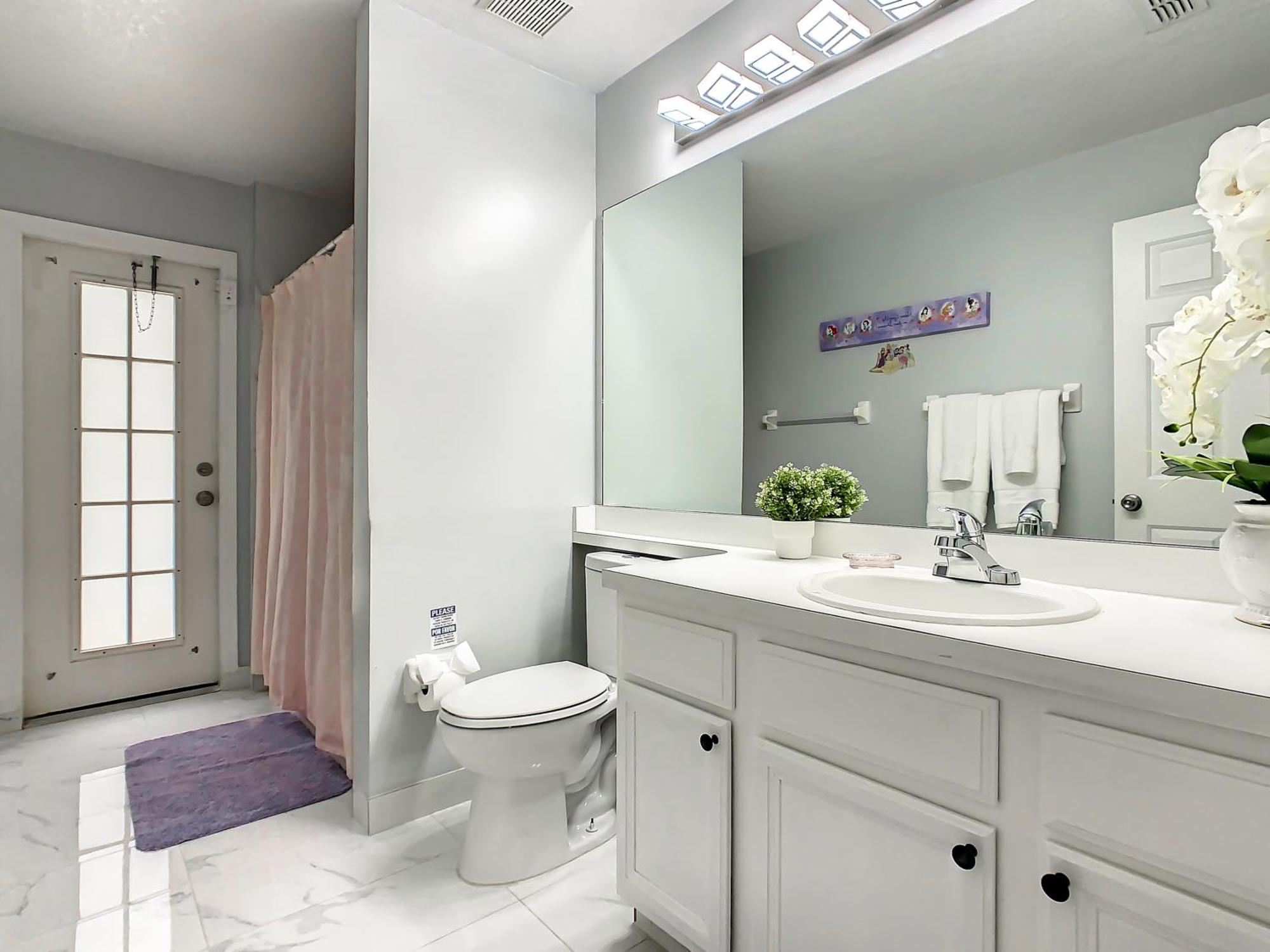 Casita Mi Encanto A Cozy & Spacious House, 4-bedroom 3-bath & Pool *