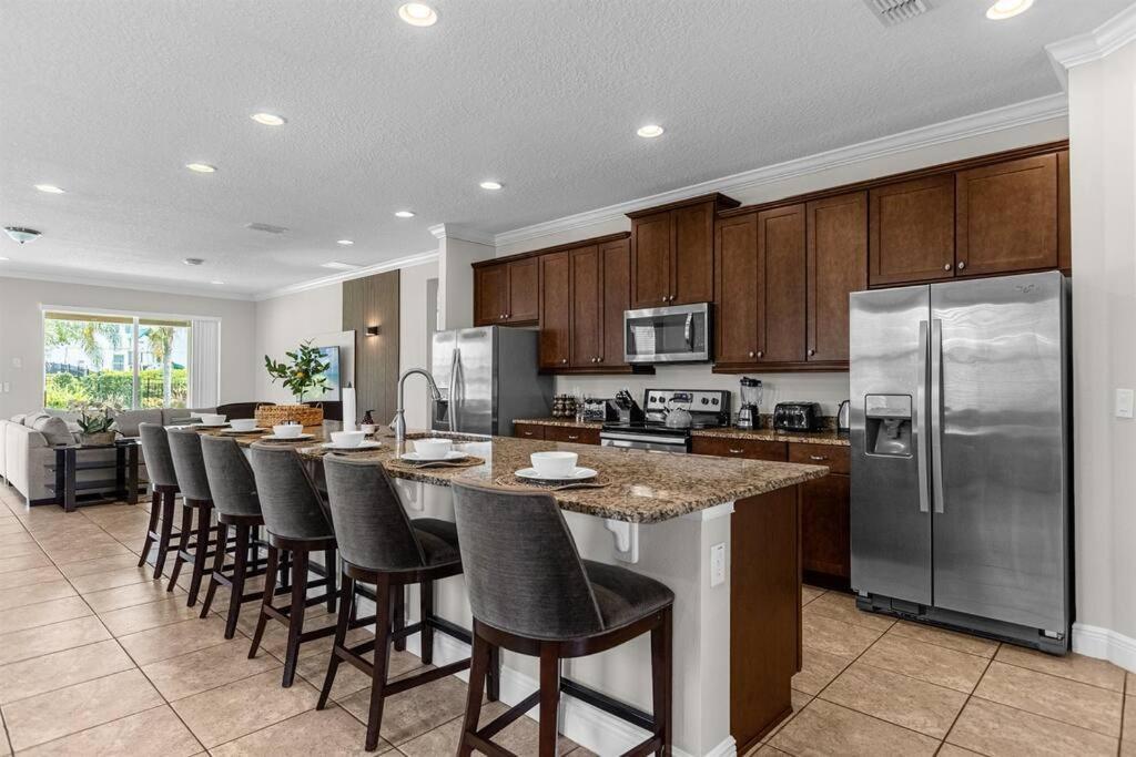 9 Ensuite Bedrooms Pool/spa/theater * Orlando