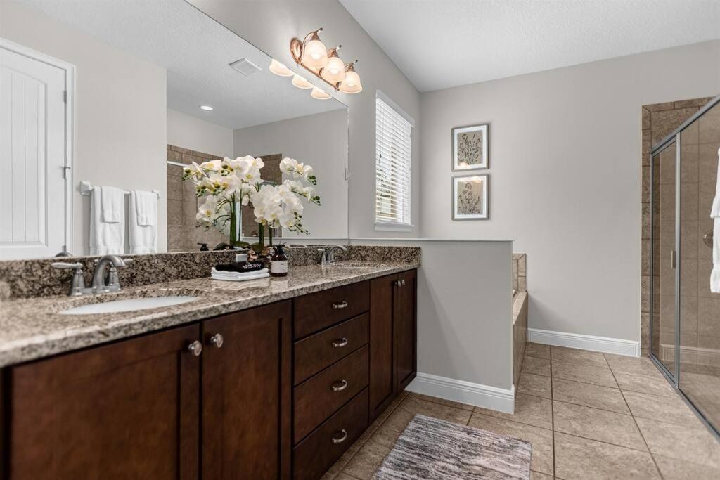 Villa 9 Ensuite Bedrooms Pool/spa/theater Orlando
