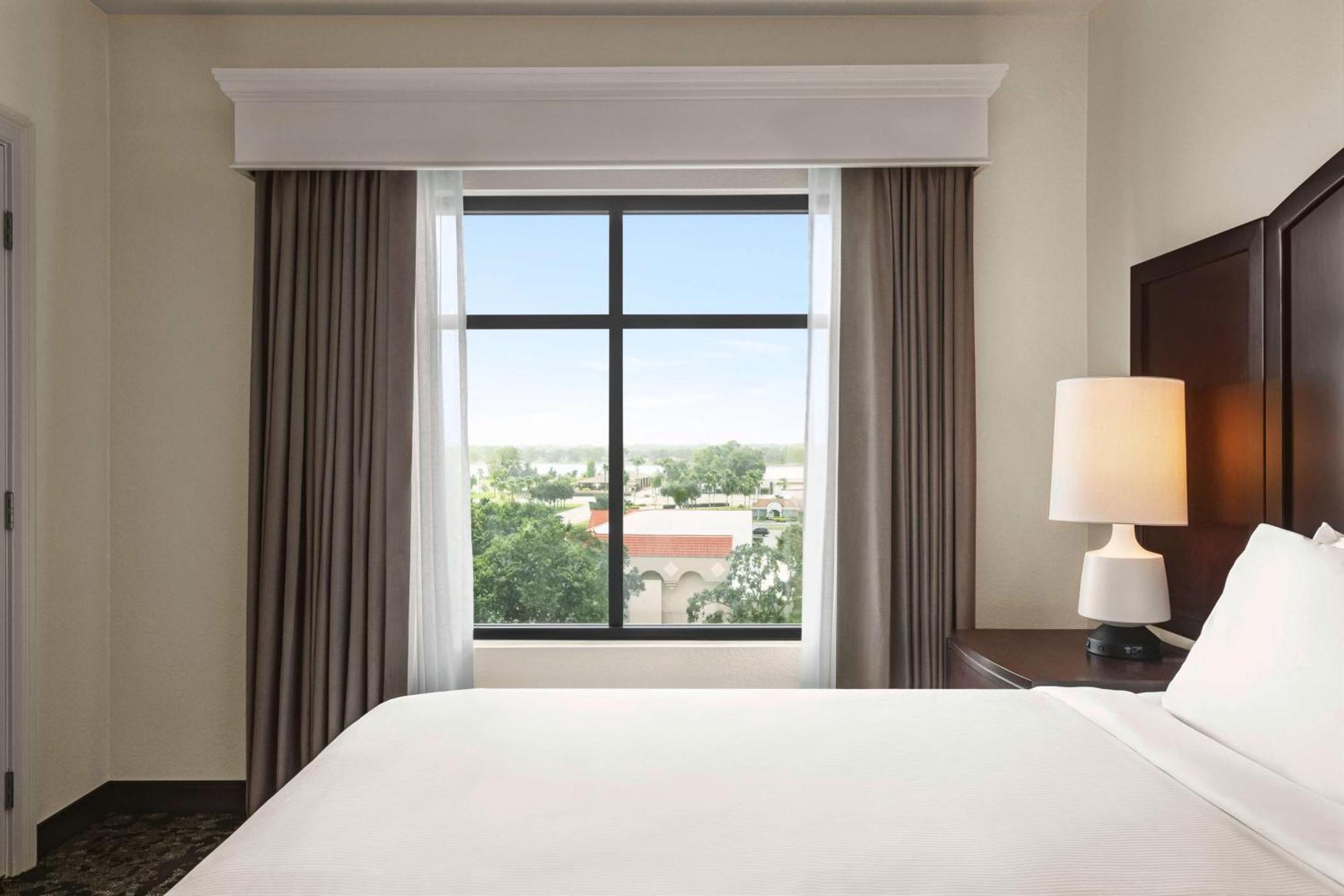 Hotel Embassy By Hilton Orlando Lake Buena Vista South Kissimmee
