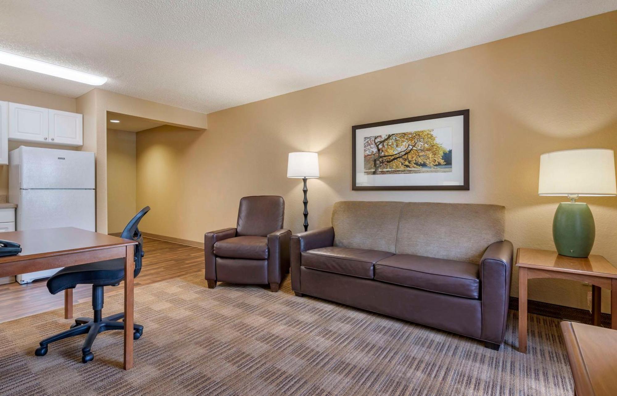 Extended America - Orlando - - 1776 Pembrook Dr 2*