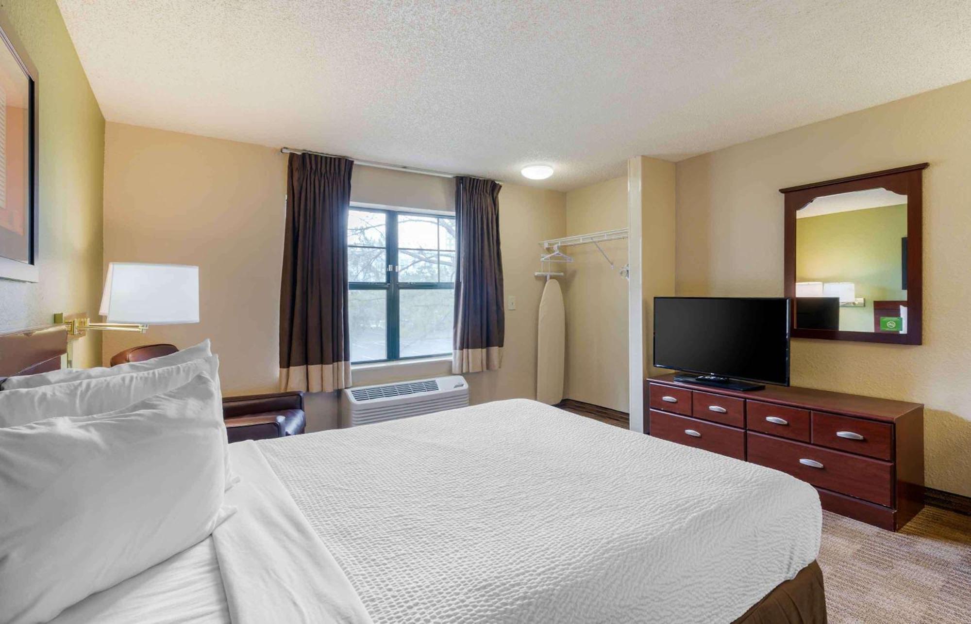 Extended America Select - Orlando - Maitland - 1760 Pembrook Dr Altamonte Springs