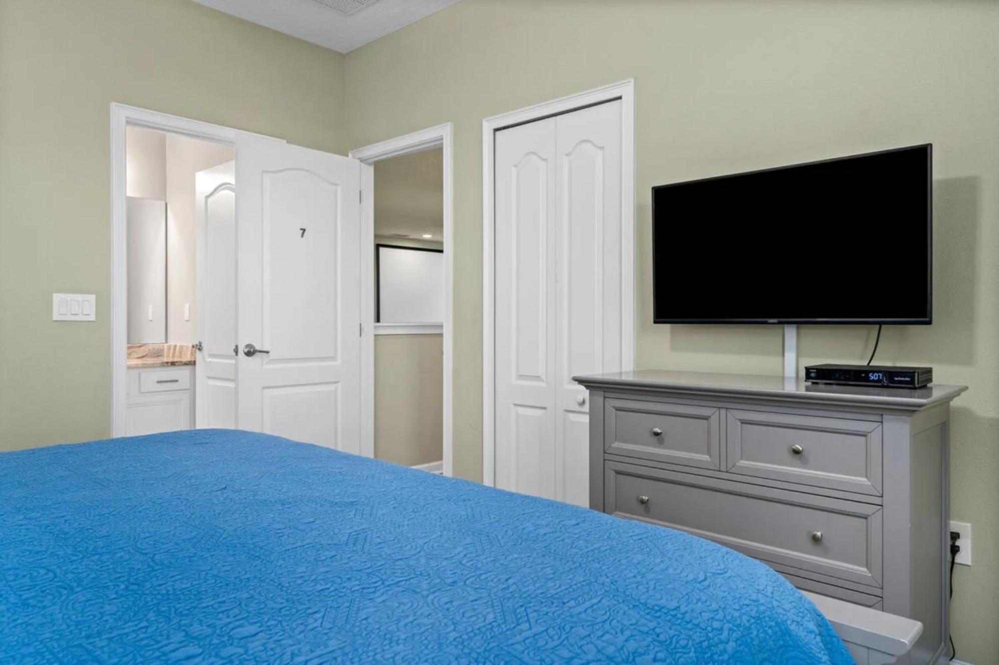 Fun-filled Retreat At Hacienda Paloma Kissimmee