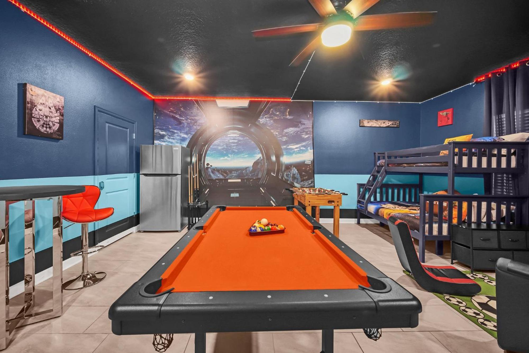 Villa Waterfront 8br5ba Game Room/pool/spa/office Space *
