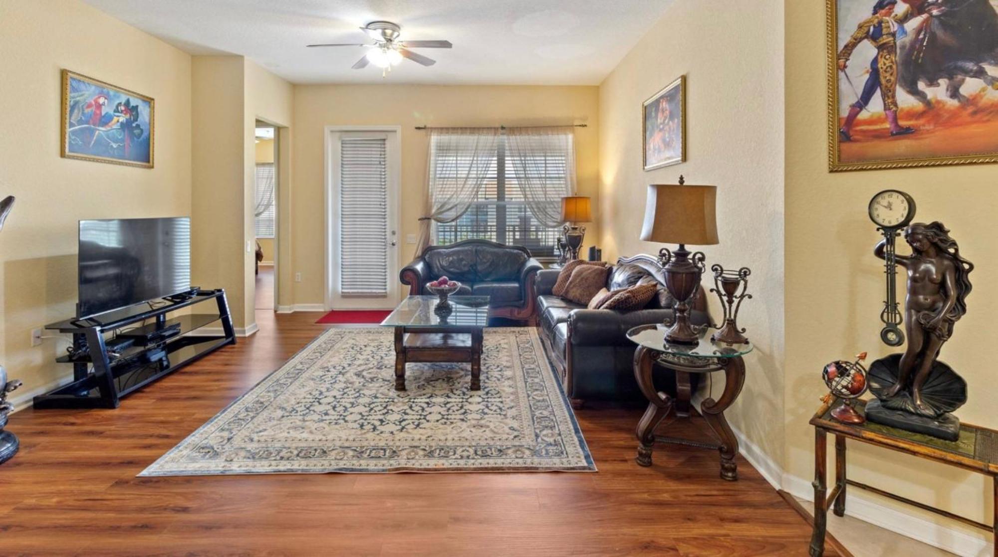 Executive 3 Bedroom At Universal Apartment *