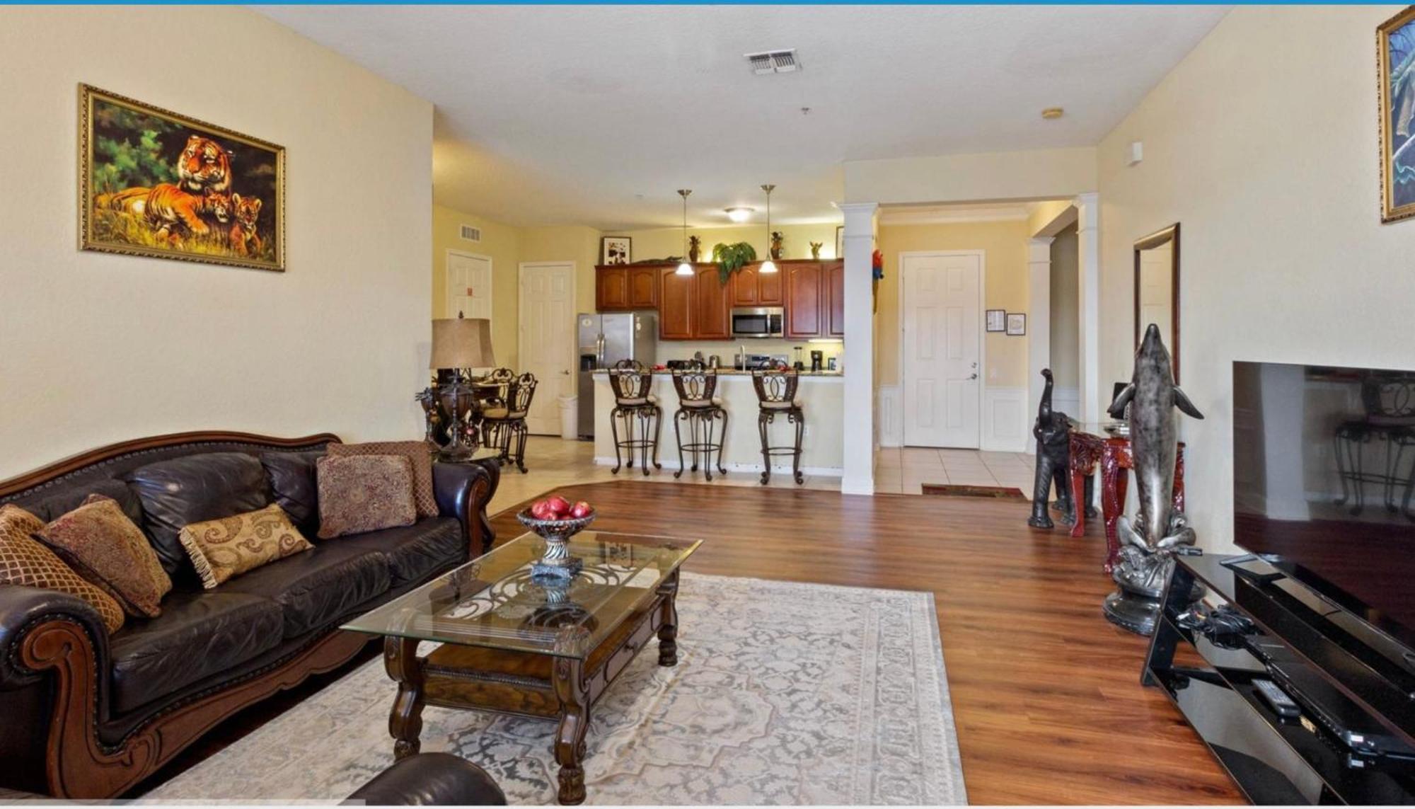Executive 3 Bedroom At Universal Apartment *