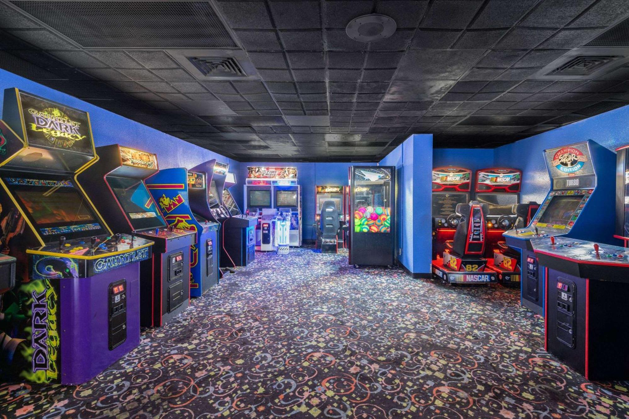 Ramada By Wyndham Kissimmee Gateway - Free Theme Park Shuttle Four Corners