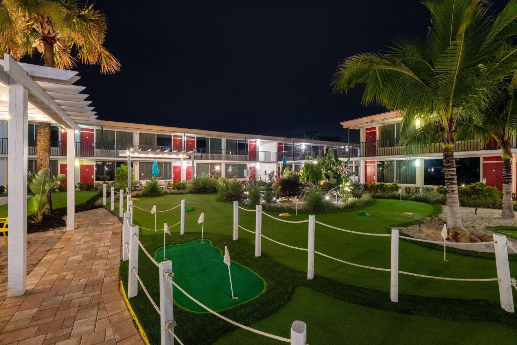 Hotel Ramada By Wyndham Kissimmee Gateway - Free Theme Park Shuttle