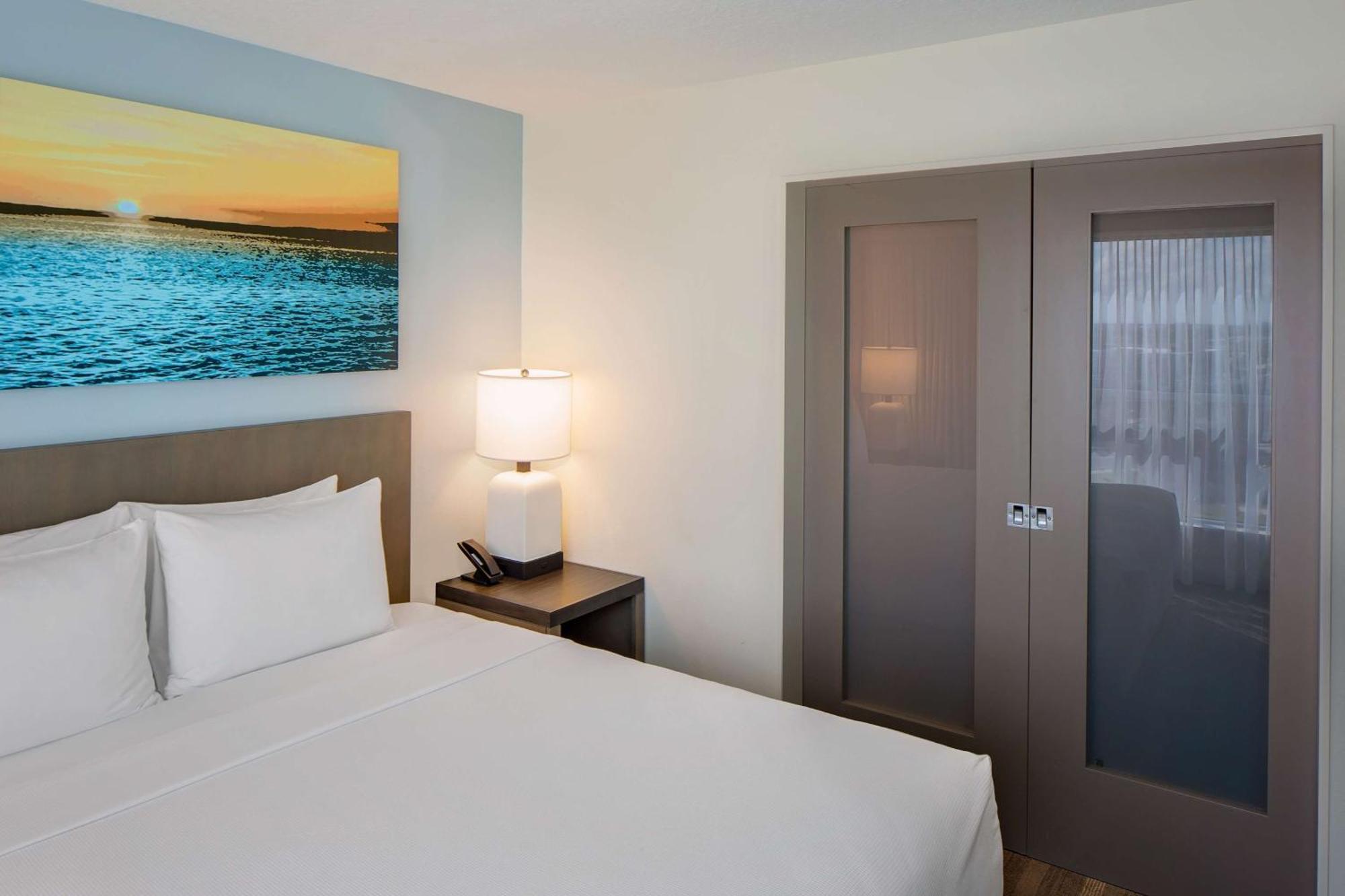 Hotel Hyatt House Across From Universal 3*