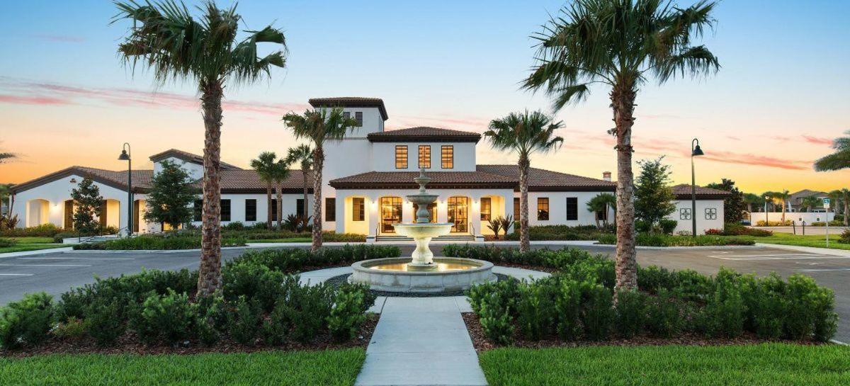 Bsv8919 - Gorgeous 5 Bedroom 4 Bath Townhome With Private Pool & Free Wifi Holiday home *