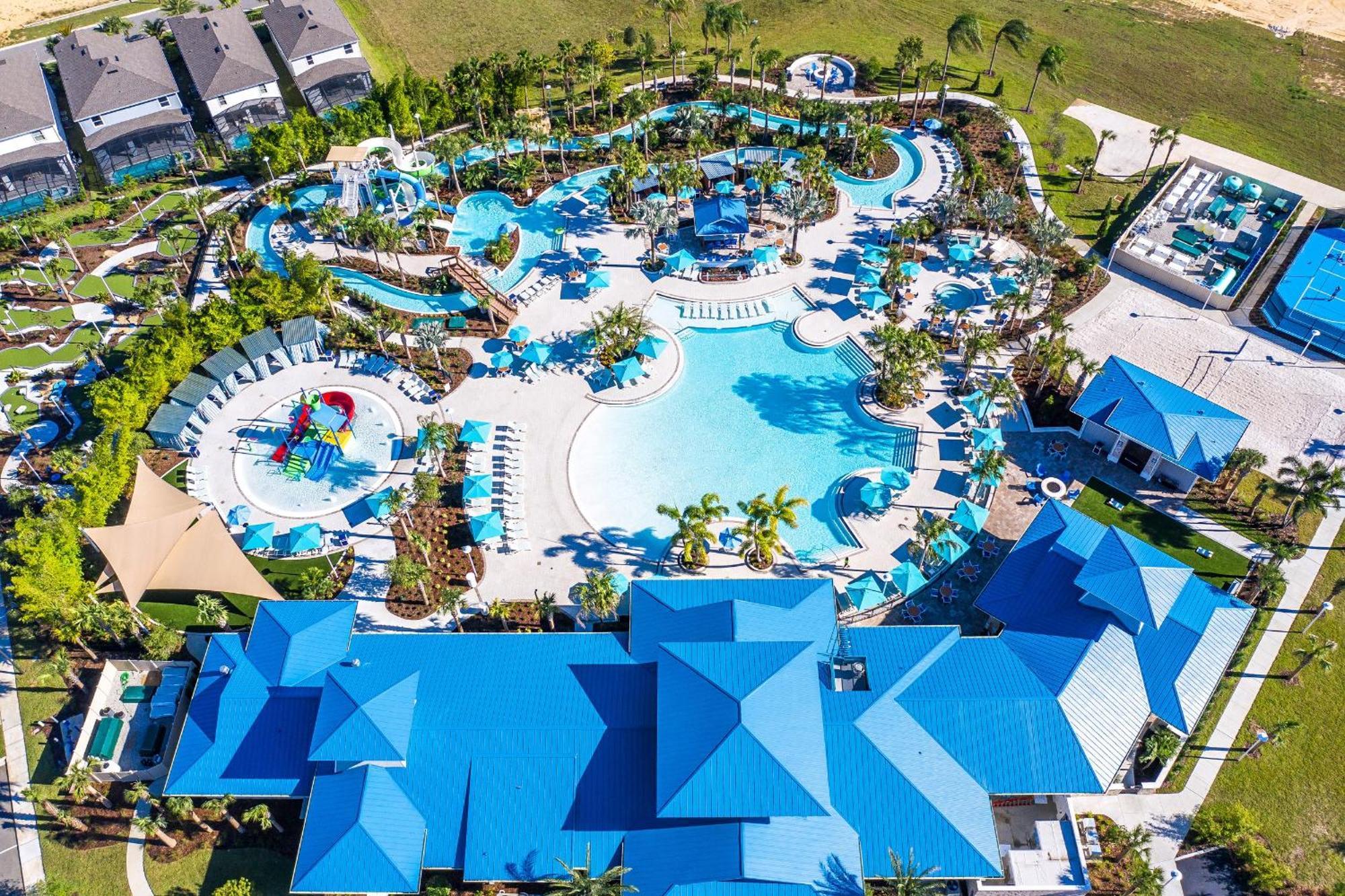 Dream Haven: Private Retreat With Themed & Pool Davenport