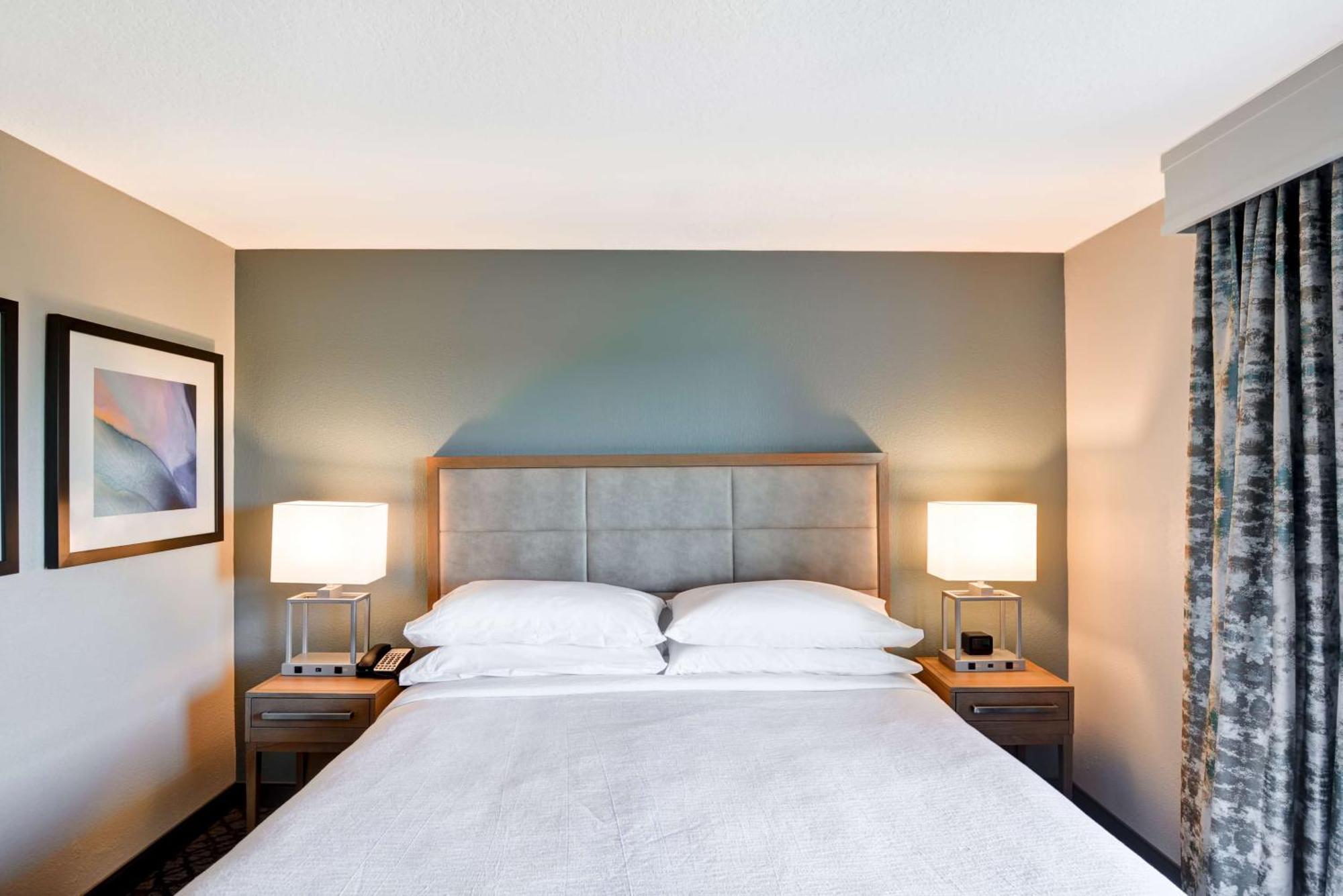 Hotel Embassy By Hilton Downtown 3*