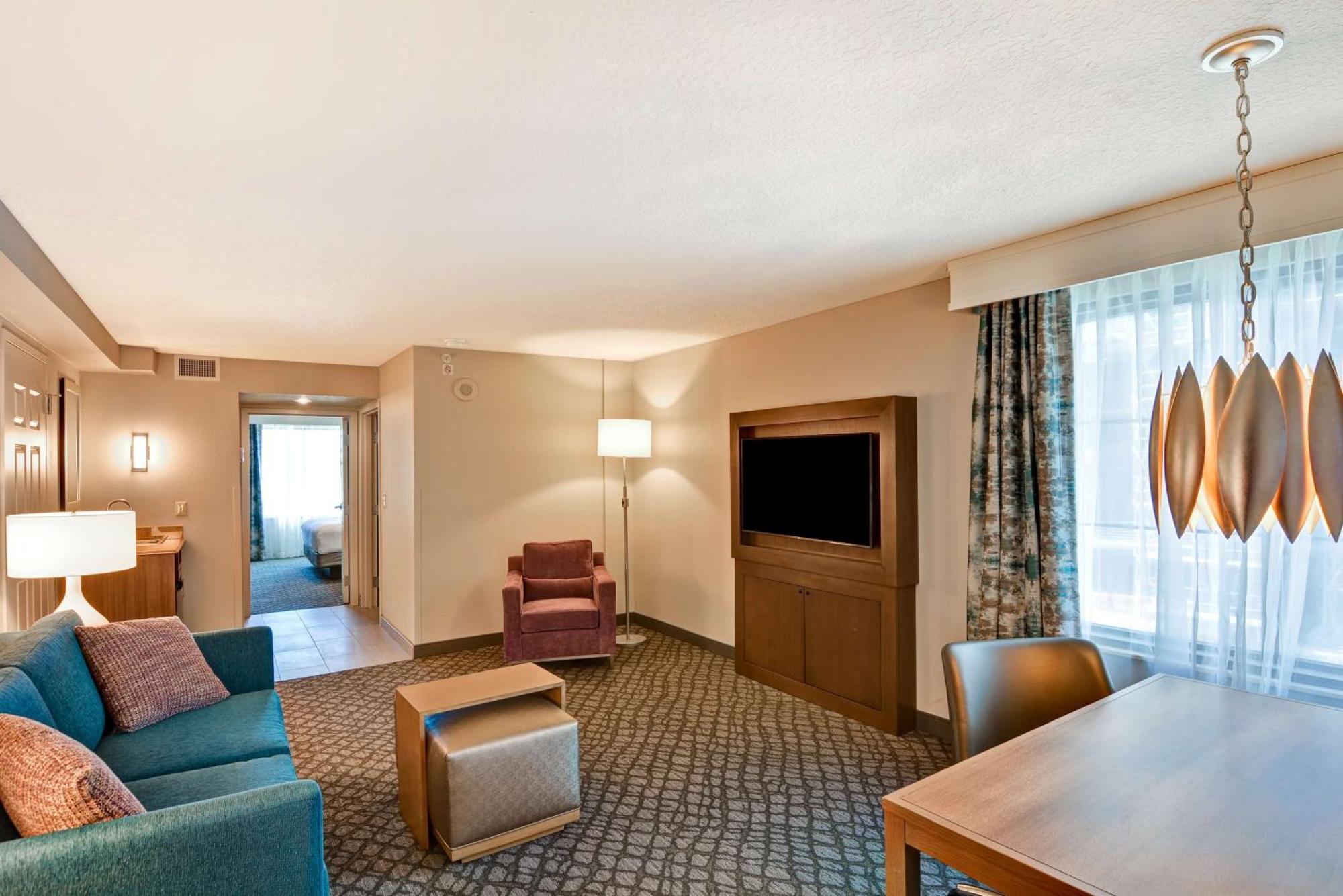 Hotel Embassy By Hilton Downtown 3*