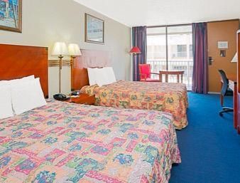 Days & By Wyndham Hotel Clermont
